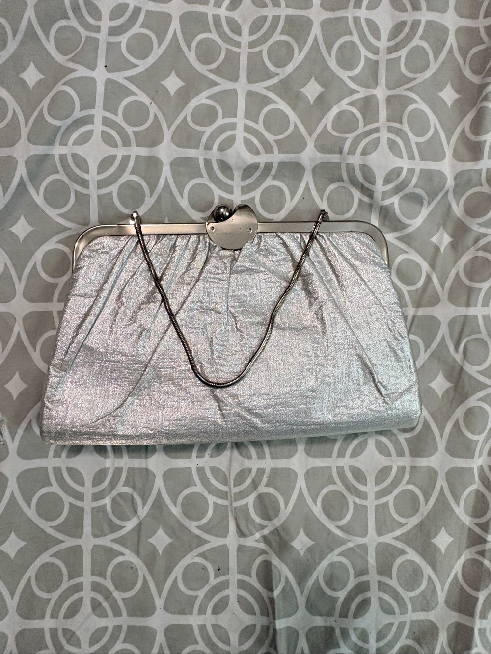 Elegant Vinatge Silver Metallic Evening Clutch Handbag